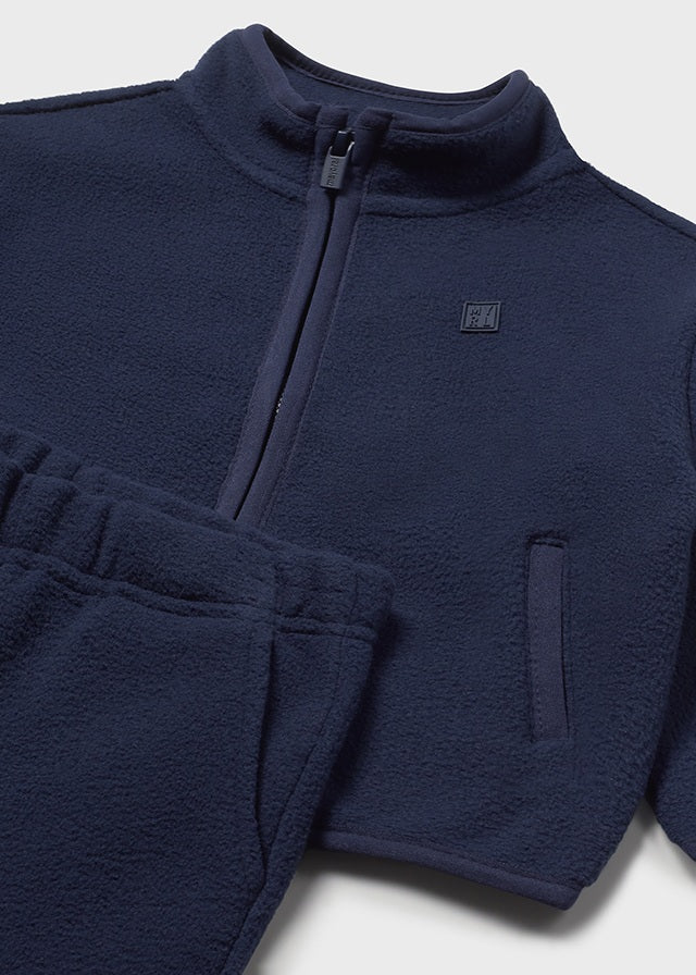 Tracksuit w/ t-shirt