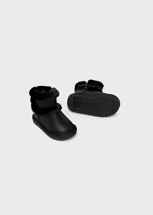 Lined boot
