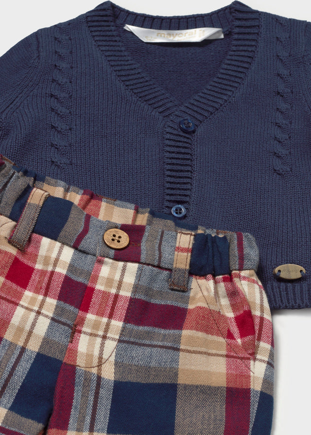 pants and cardigan shirt set