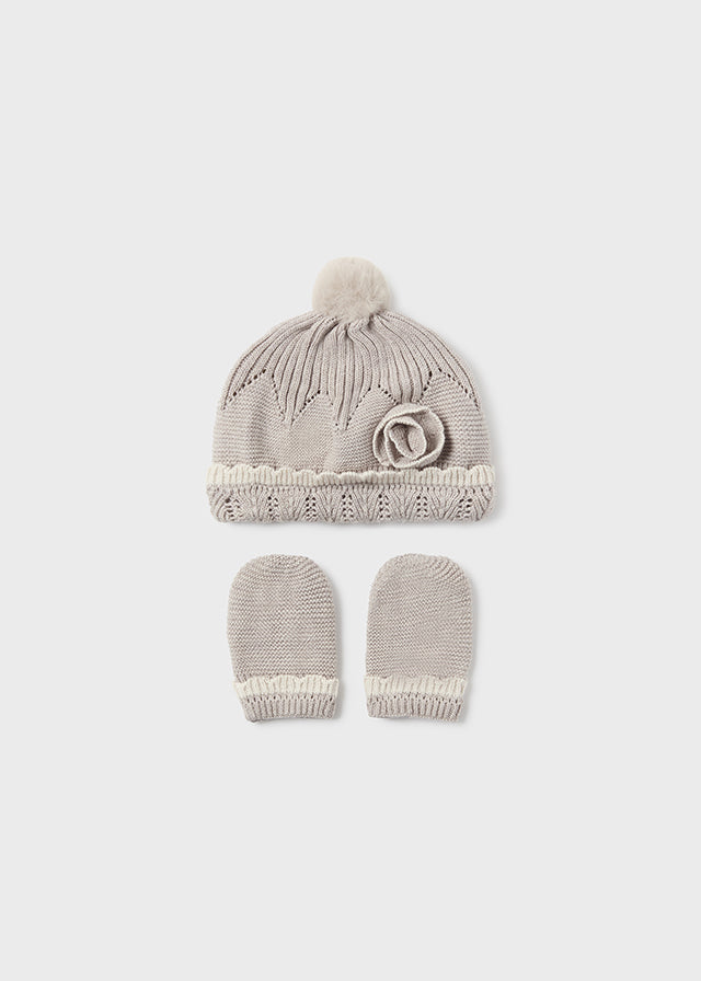 Hat and scarf set