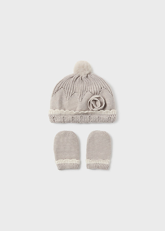 Hat and scarf set