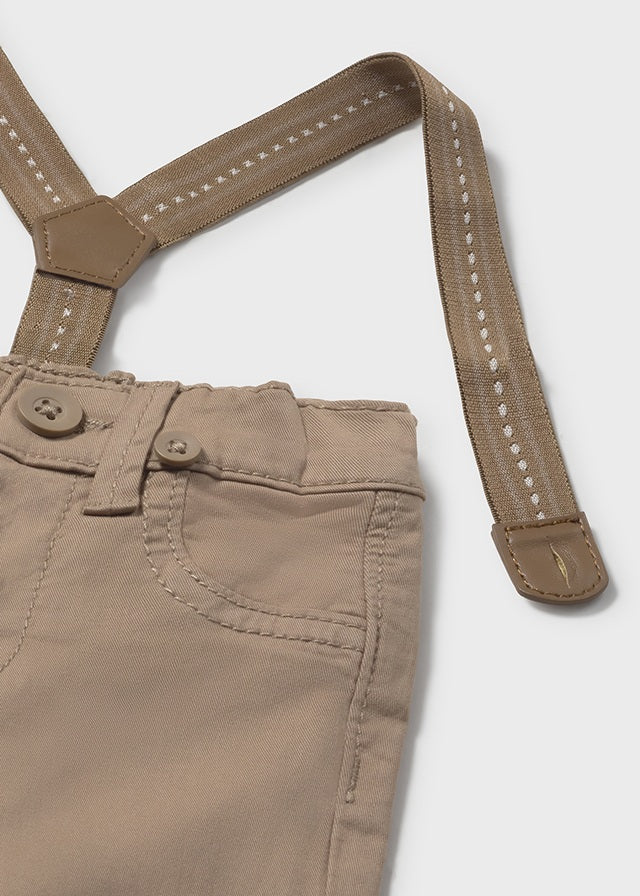 Long trousers with suspenders