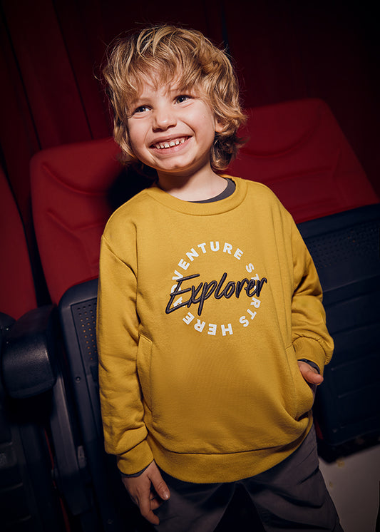 Embroidered pullover
