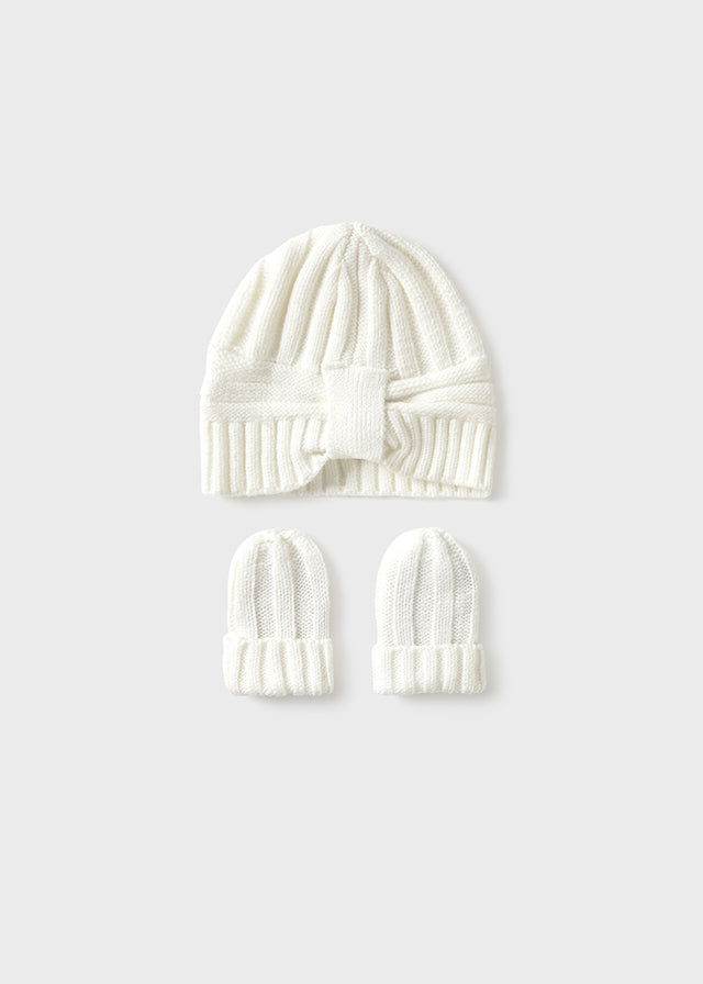 Hat and gloves set