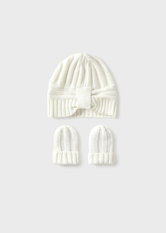 Hat and gloves set