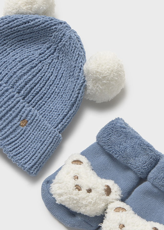 Hat and sock set