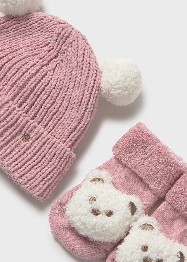 Hat and sock set