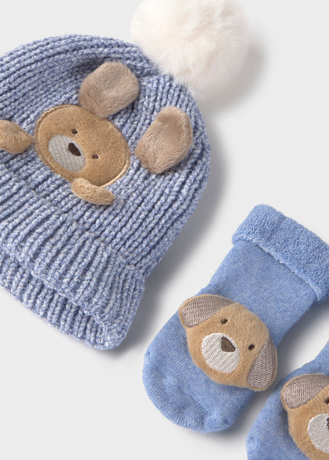 hat and socks set