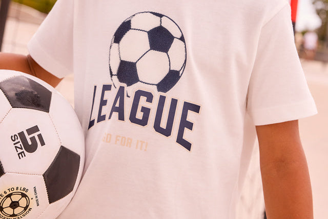 Shirt "league" applique